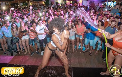 WATER PARTY en FUNKY SWEET BONAMARA MADRID [ 16 / 07 / 15 ]